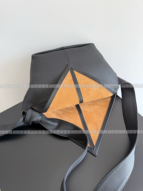 보테가베네타소이어백 20260212-122814-006루.jpg