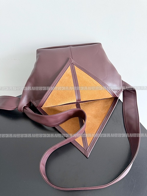 보테가베네타소이어백 20260212-123306-006루.jpg