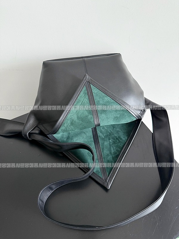 보테가베네타소이어백 20260212-123946-006루.jpg