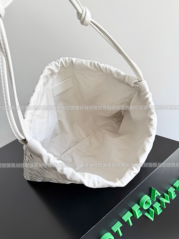 보테가베네타더스트백 20260212-125409-009루.jpg