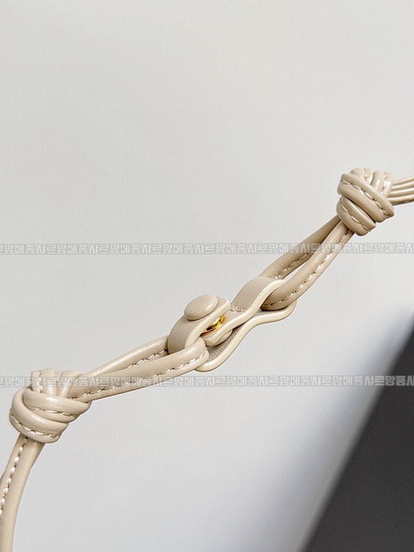 보테가베네타더스트백노떼 20260212-142614-005루.jpg