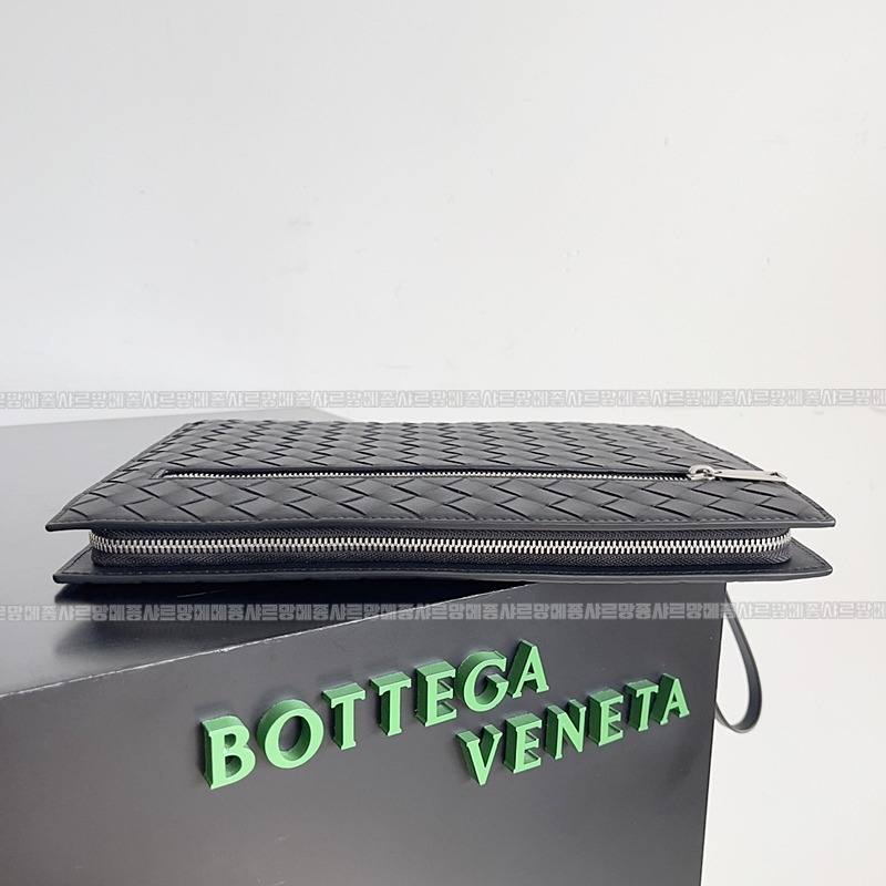 보테가베네타인트로치아토도규먼트케이스 20260213-100943-003루.jpg