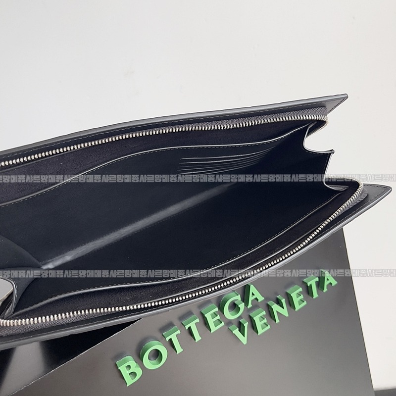 보테가베네타인트로치아토도규먼트케이스 20260213-100944-009루.jpg