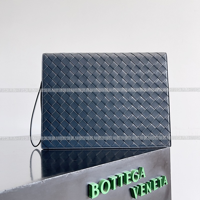 보테가베네타인트로치아토도규먼트케이스 20260213-101315-002루.jpg
