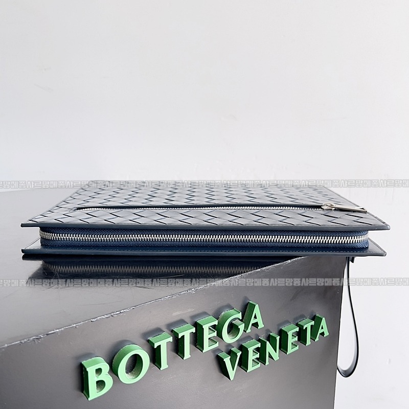 보테가베네타인트로치아토도규먼트케이스 20260213-101315-004루.jpg