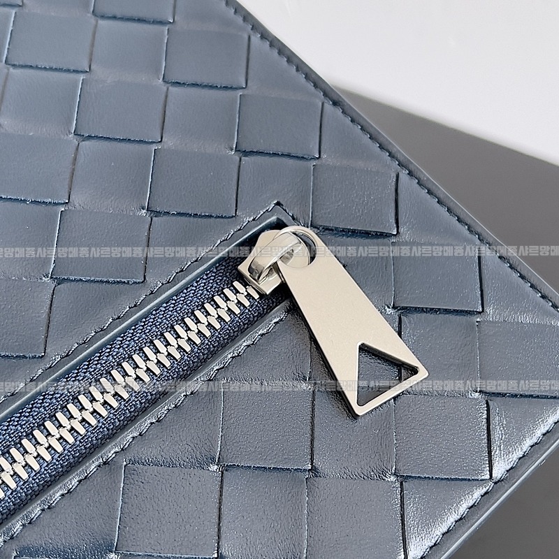 보테가베네타인트로치아토도규먼트케이스 20260213-101315-005루.jpg