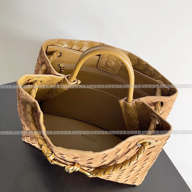 보테가베네타안디아모미디움 20260213-105344-009루.jpg