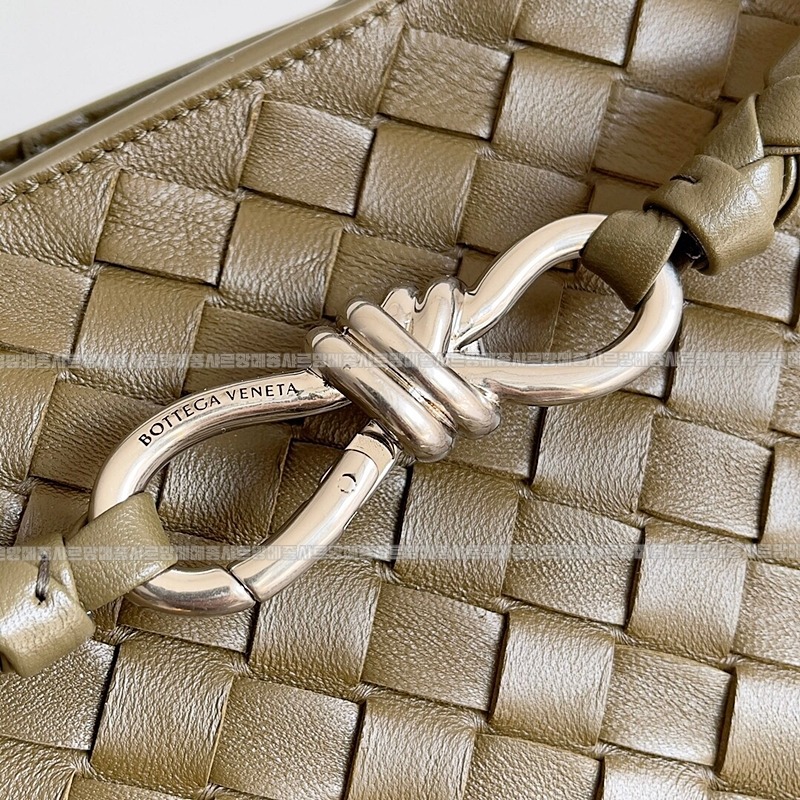 보테가베네타안디아모미디움 20260213-105710-005루.jpg