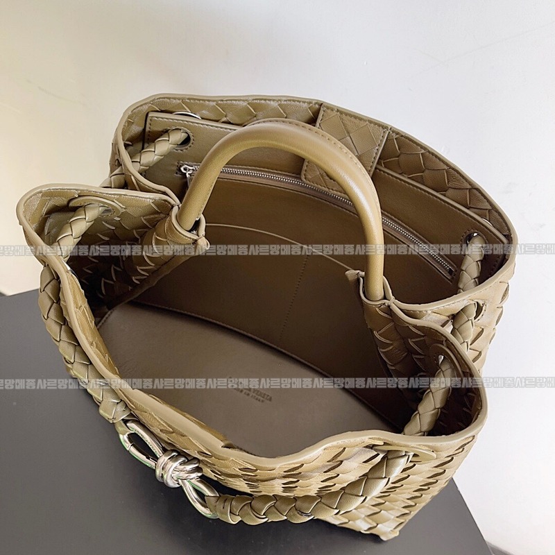 보테가베네타안디아모미디움 20260213-105710-009루.jpg