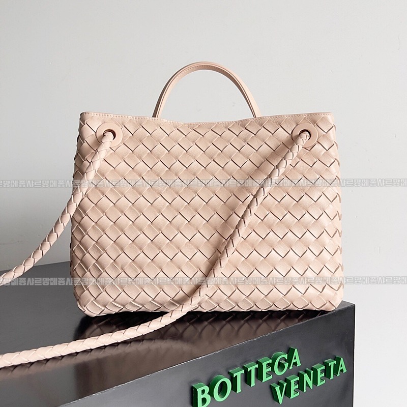 보테가베네타안디아모미디움 20260213-110407-002루.jpg