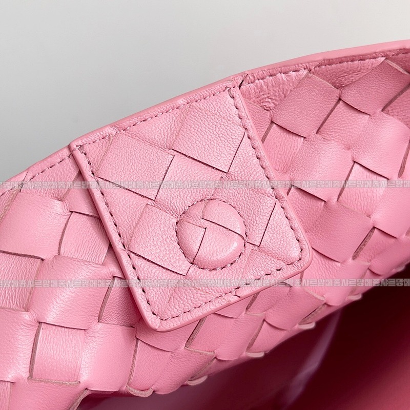 보테가베네타안디아모미디움 20260213-111200-007루.jpg