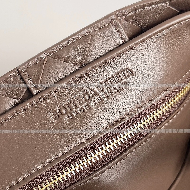 보테가베네타안디아모미디움 20260213-111420-008루.jpg