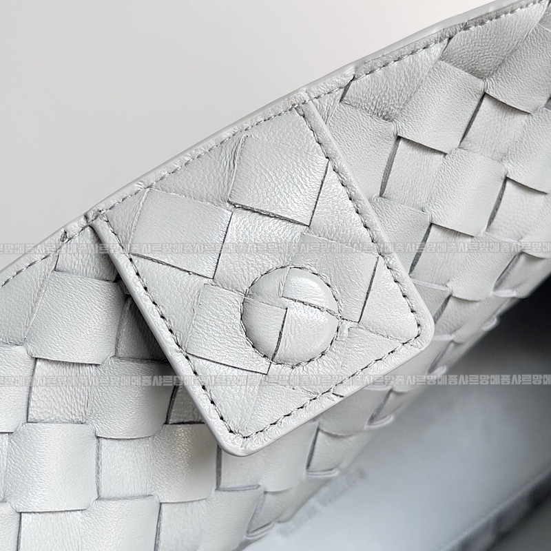 보테가베네타안디아모미디움 20260213-111623-007루.jpg