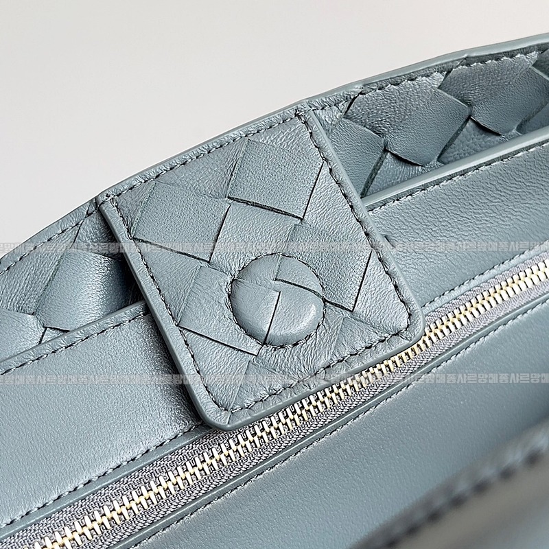 보테가베네타안디아모미디움 20260213-111807-008루.jpg