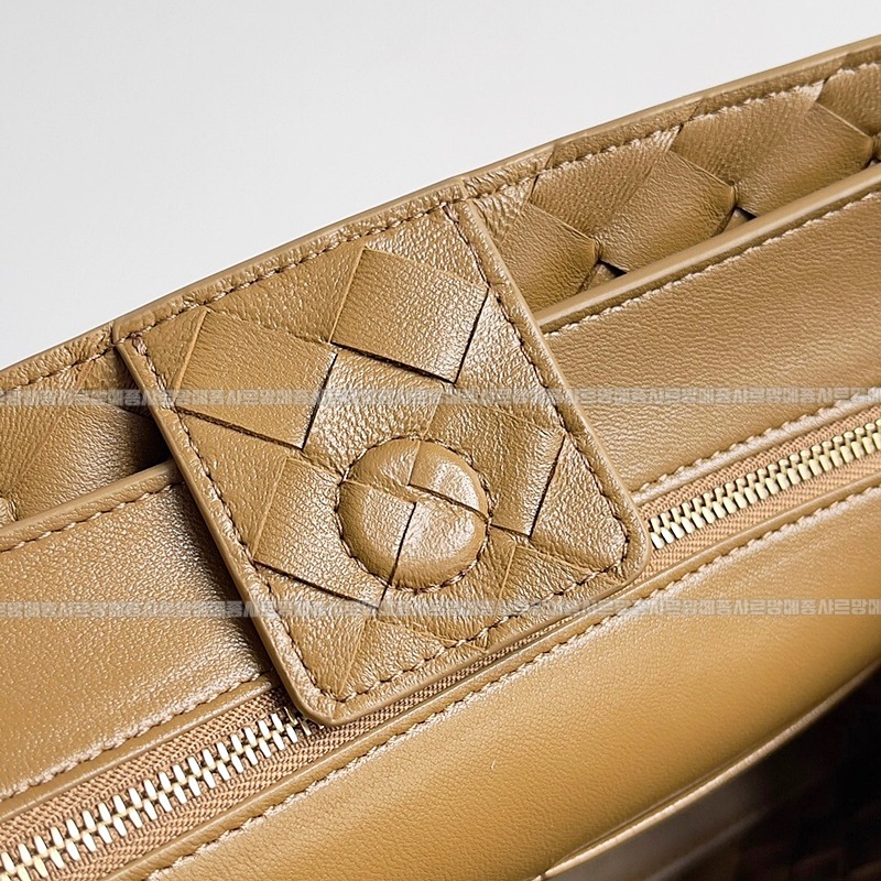 보테가베네타안디아모미디움 20260213-112049-007루.jpg