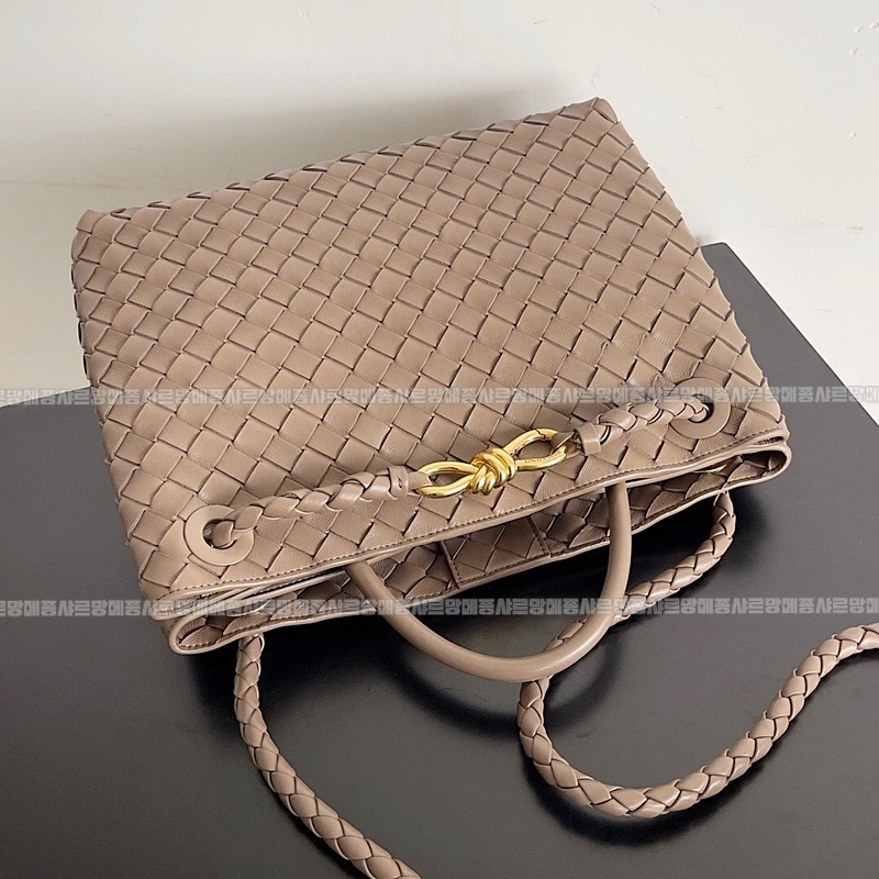 보테가베네타안디아모미디움 20260213-112743-005루.jpg