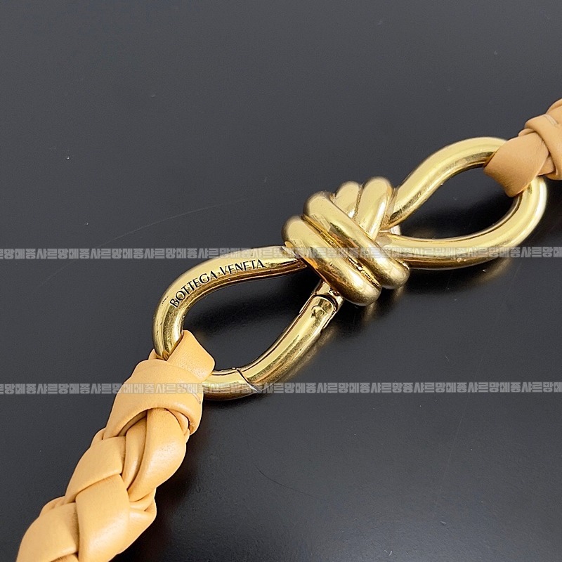 보테가베네타안디아모미디움 20260213-112939-008루.jpg