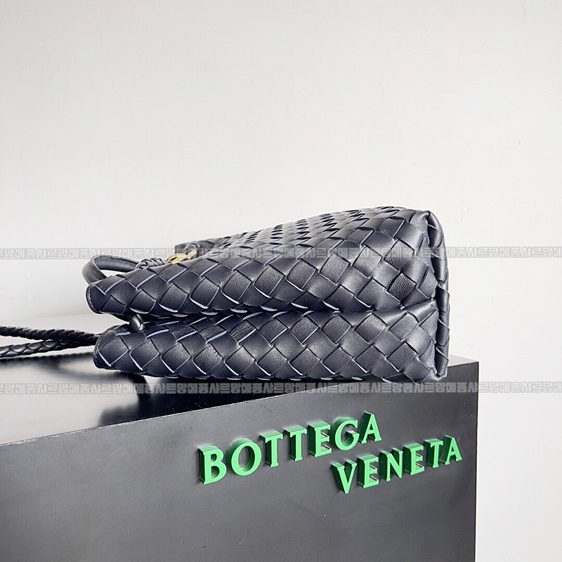 보테가베네타안디아모미디움 20260213-113327-003루.jpg