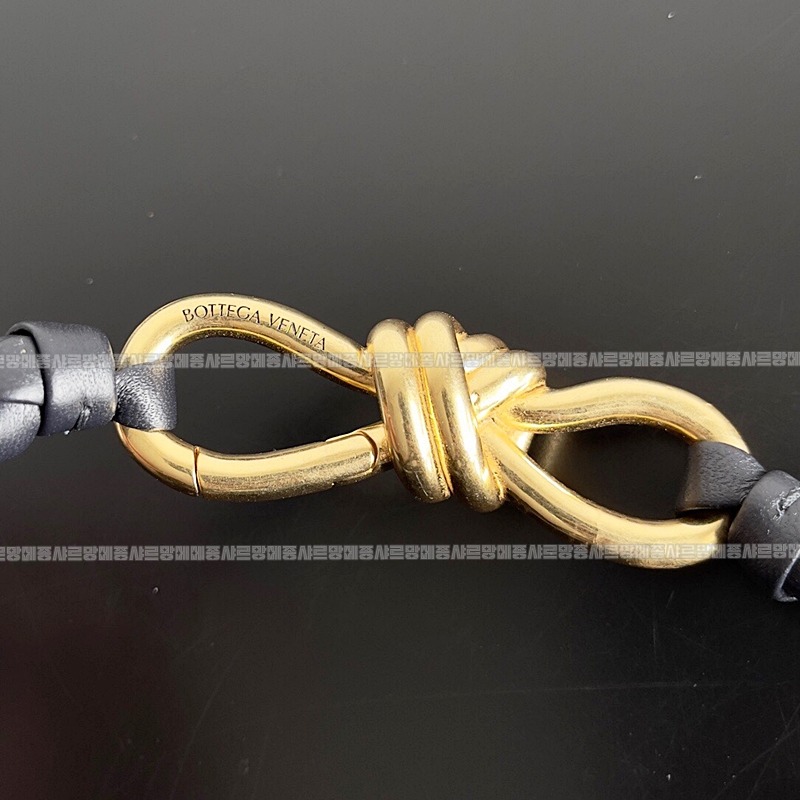 보테가베네타안디아모미디움 20260213-113327-006루.jpg