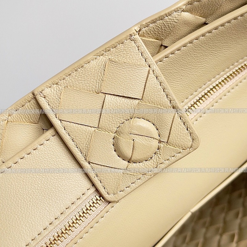 보테가베네타안디아모미디움 20260213-113754-007루.jpg