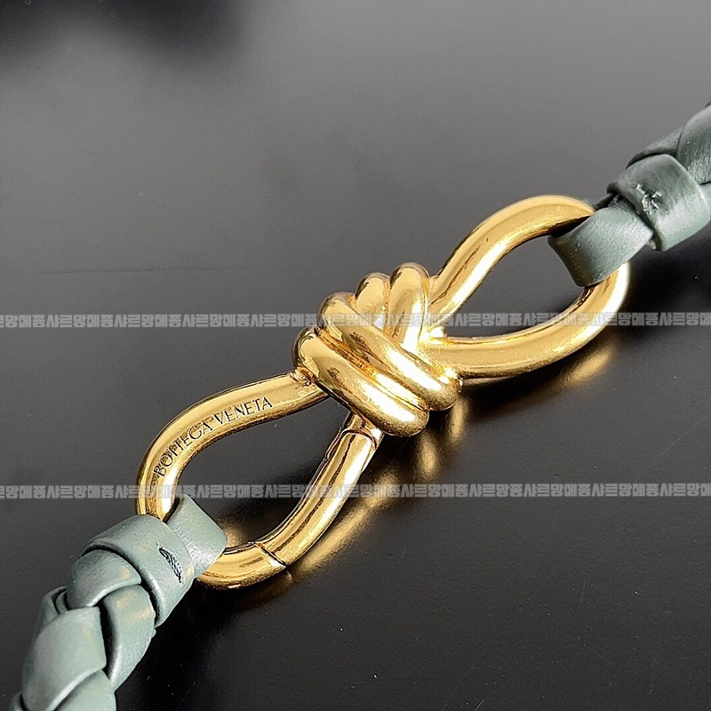 보테가베네타안디아모미디움 20260213-113945-006루.jpg