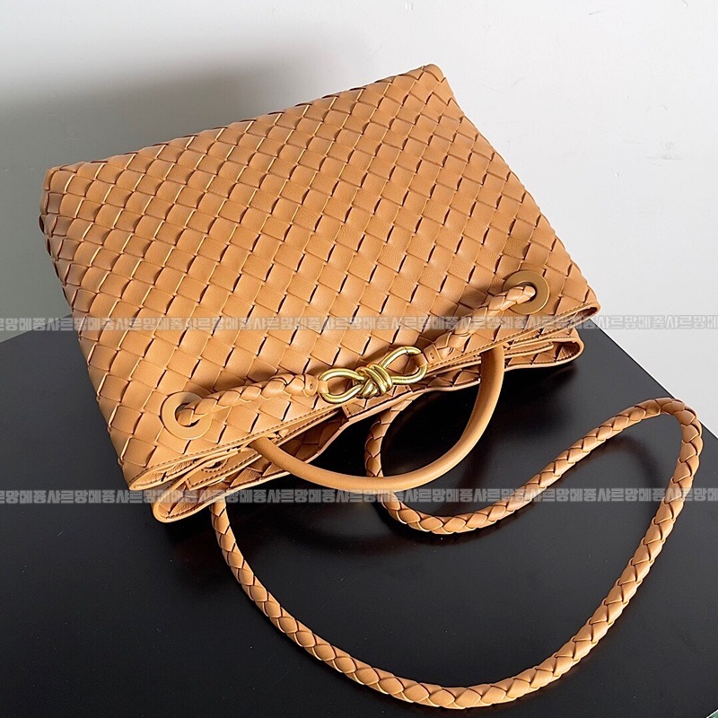 보테가베네타안디아모미디움 20260213-114204-005루.jpg