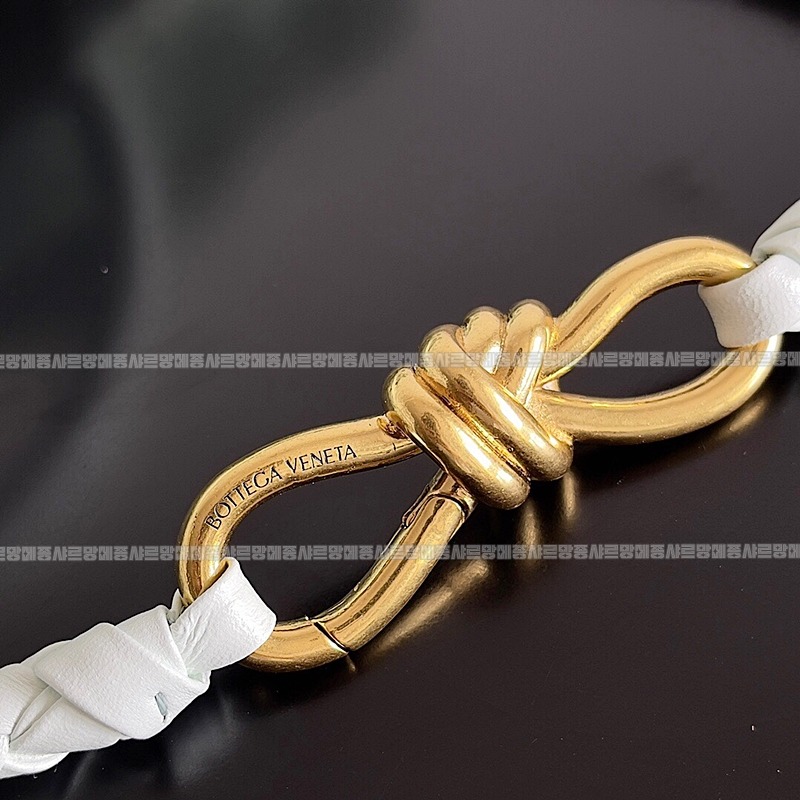 보테가베네타안디아모미디움 20260213-114406-008루.jpg