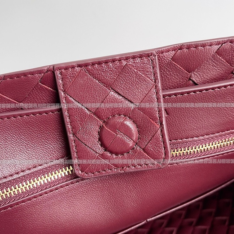 보테가베네타안디아모미디움 20260213-114618-007루.jpg