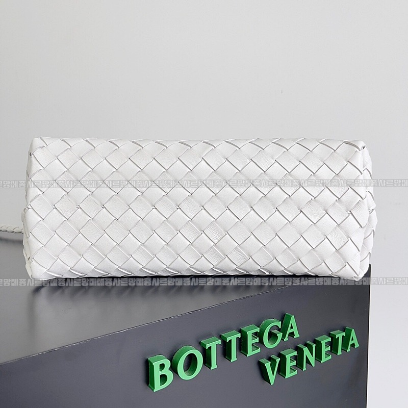 보테가베네타안디아모미디움 20260213-114823-004루.jpg