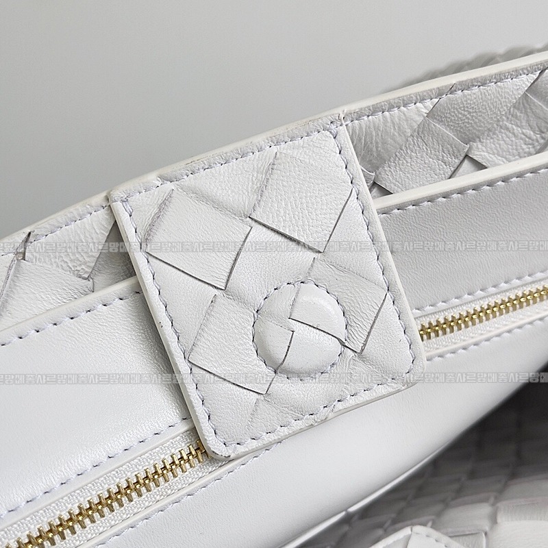 보테가베네타안디아모미디움 20260213-114823-007루.jpg