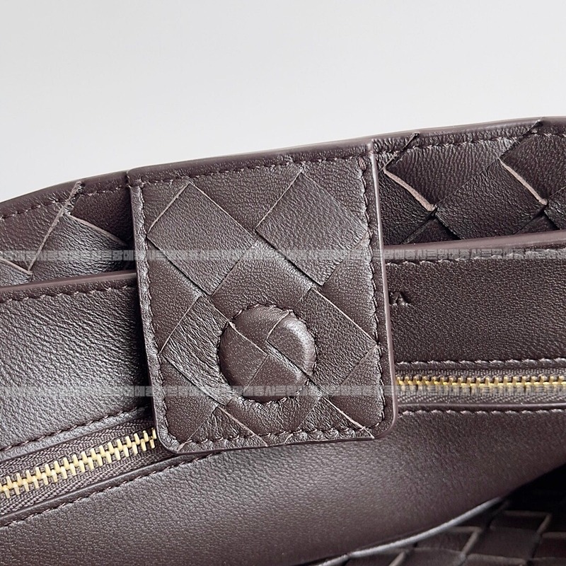 보테가베네타안디아모미디움 20260213-115056-007루.jpg