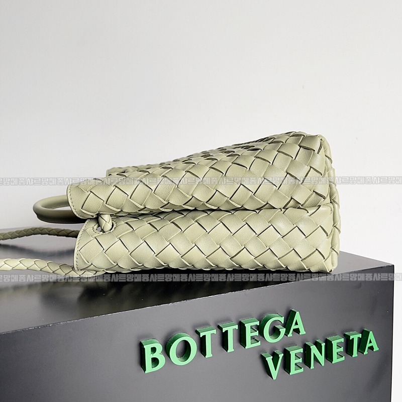 보테가베네타안디아모미디움 20260213-115249-003루.jpg