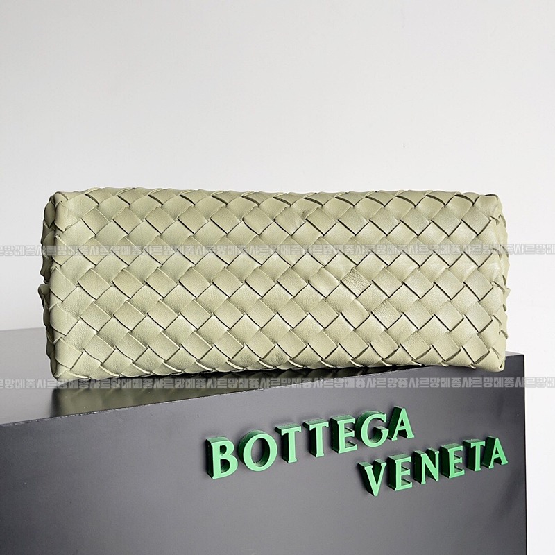 보테가베네타안디아모미디움 20260213-115249-005루.jpg