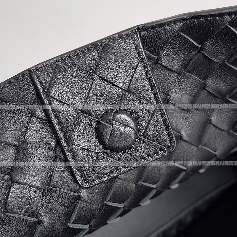 보테가베네타안디아모미디움 20260213-115535-006루.jpg