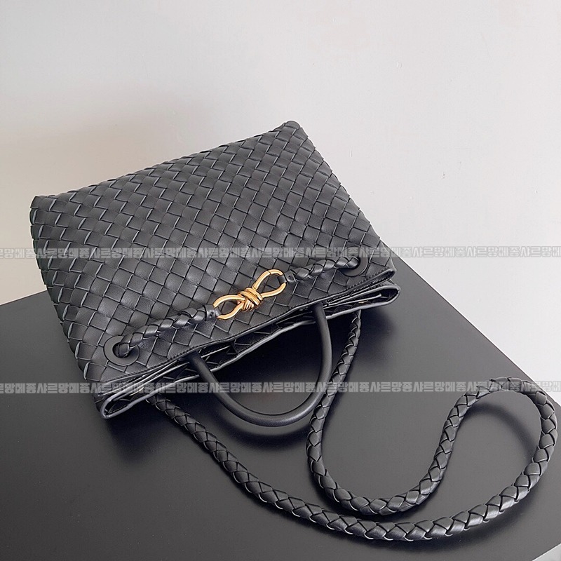 보테가베네타안디아모미디움 20260213-115535-005루.jpg