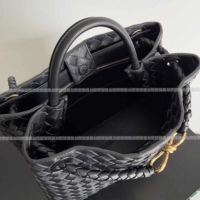 보테가베네타안디아모미디움 20260213-115535-007루.jpg