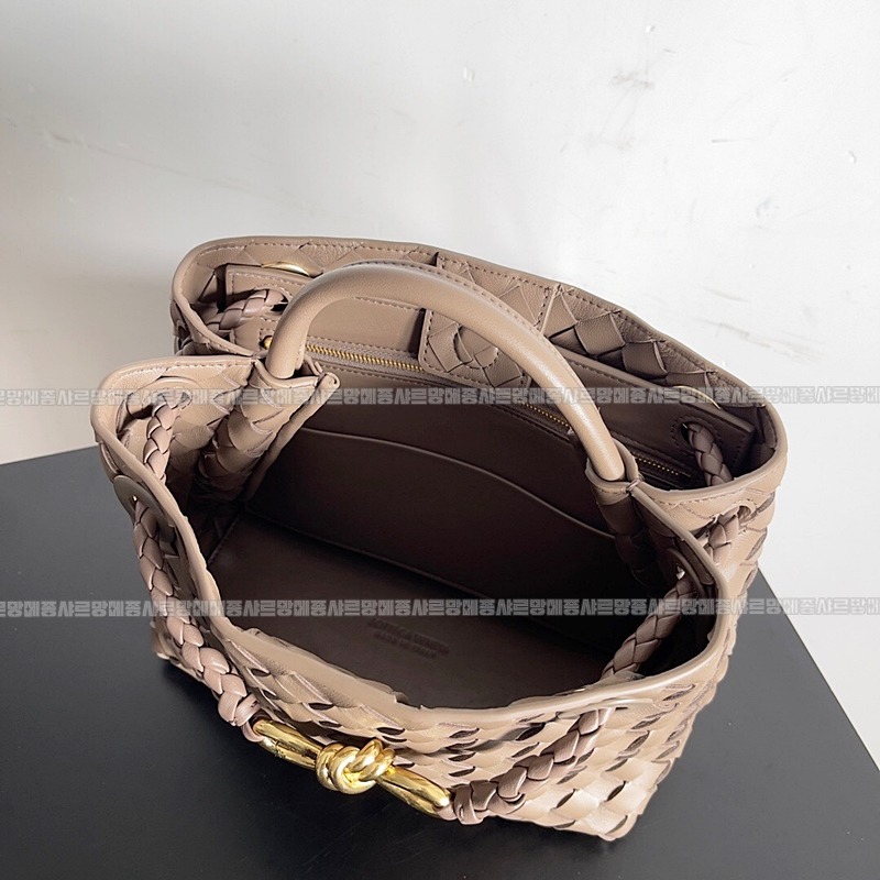 보테가베네타안디아모스몰 20260213-125251-009루.jpg