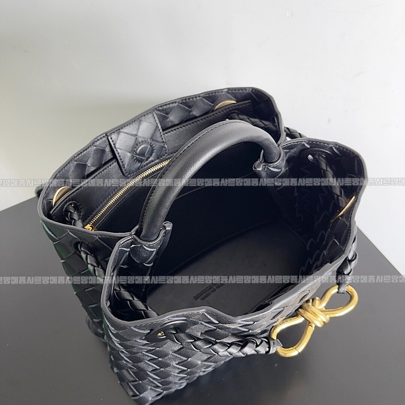 보테가베네타안디아모스몰 20260213-131701-009루.jpg