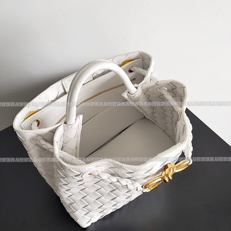 보테가베네타안디아모스몰 20260213-132952-009루.jpg