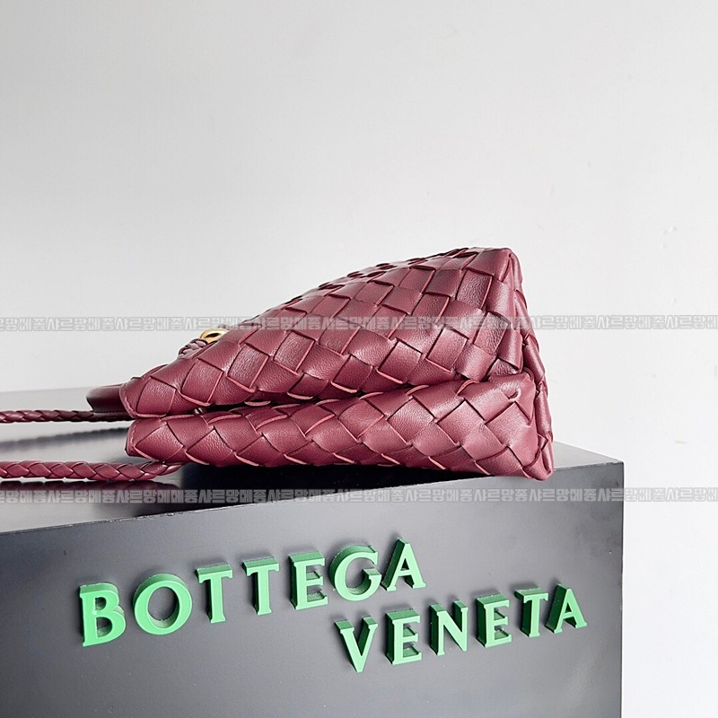 보테가베네타안디아모스몰 20260213-133133-002루.jpg