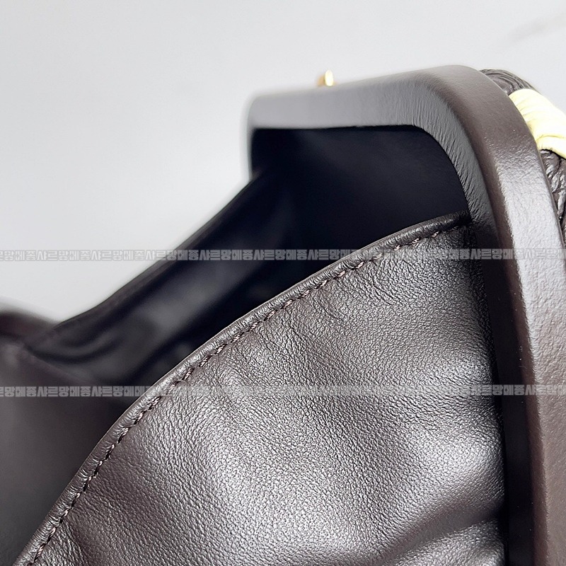 보테가베네타크노트백 20260213-141832-007루.jpg