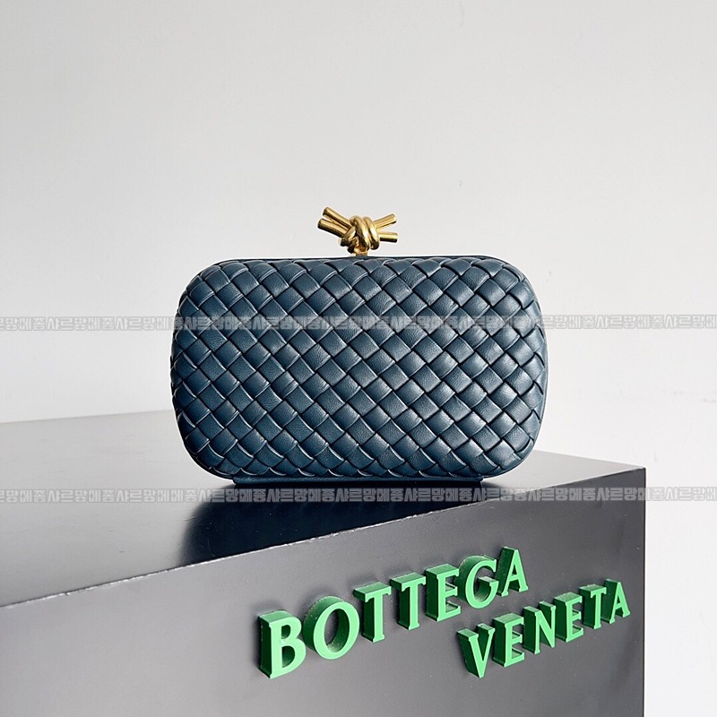 보테가베네타크노트백 20260213-145133-001루.jpg