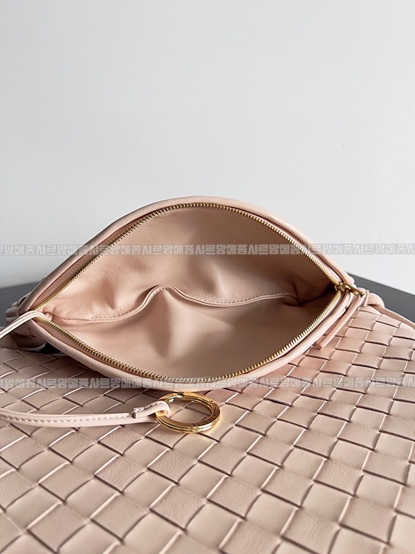 보테가베네타제멜리백 20260213-160050-004루.jpg