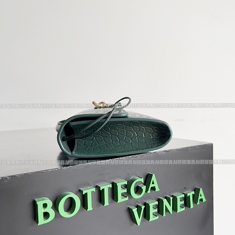 보테가베네타안다아모클러치백 20260213-161436-004루.jpg