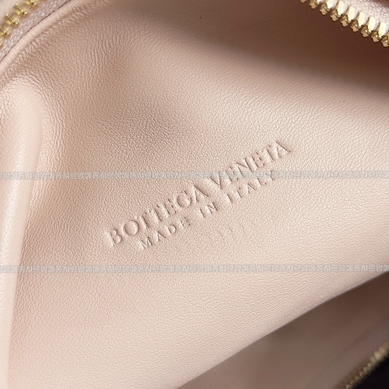 보테가베네타조디백미디움 20260213-164431-007루.jpg