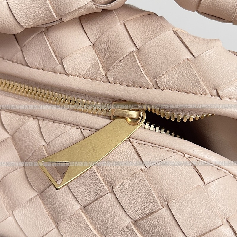 보테가베네타조디백미디움 20260213-164430-006루.jpg