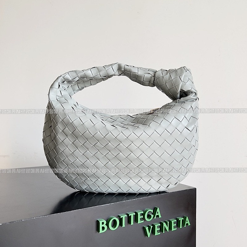 보테가베네타조디백미디움 20260213-164654-001루.jpg