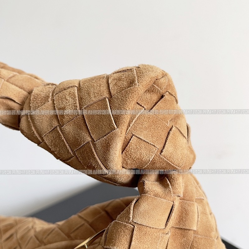 보테가베네타조디백미디움 20260213-164852-004루.jpg