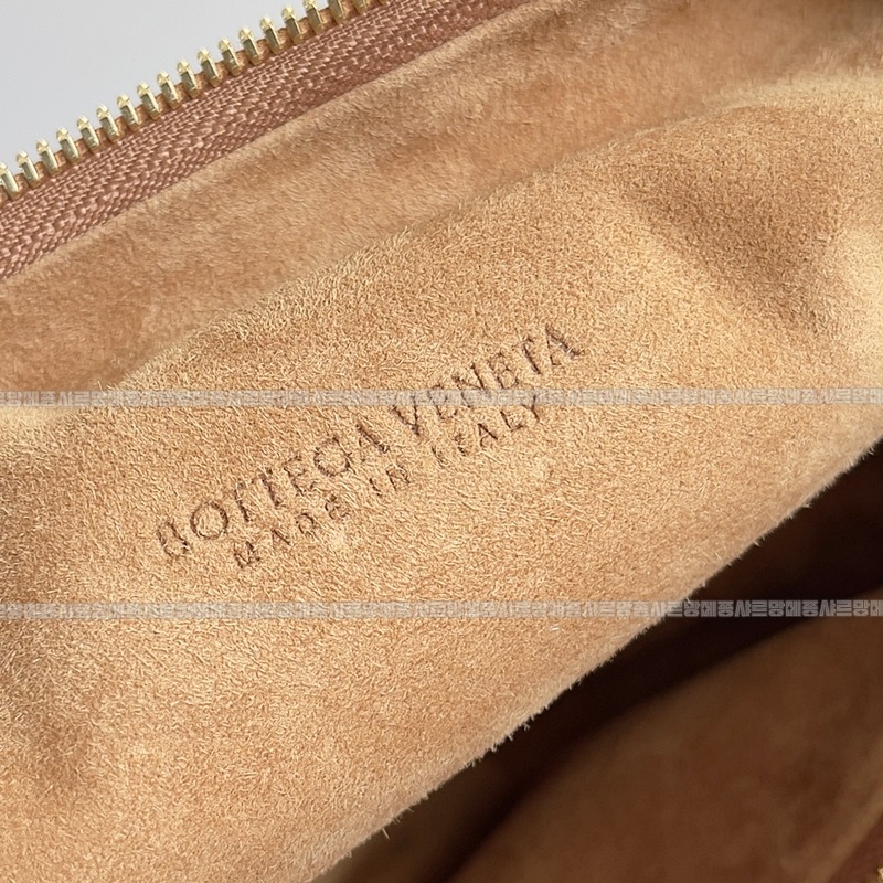 보테가베네타조디백미디움 20260213-164852-006루.jpg