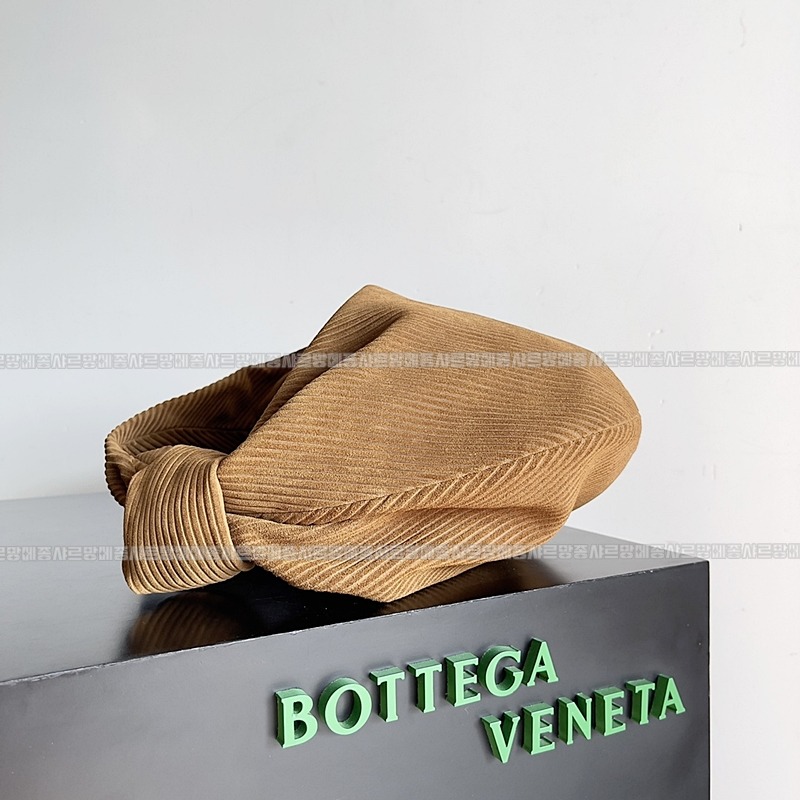 보테가베네타조디백미디움 20260213-165350-002루.jpg